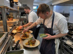 Kucharz Commis Chef / Chef de Parti…