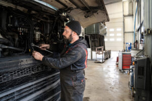 Mechanik samochodów ciężarowych