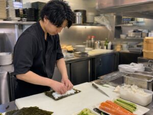 Pomocnik kucharza sushi / pomoc kuc…